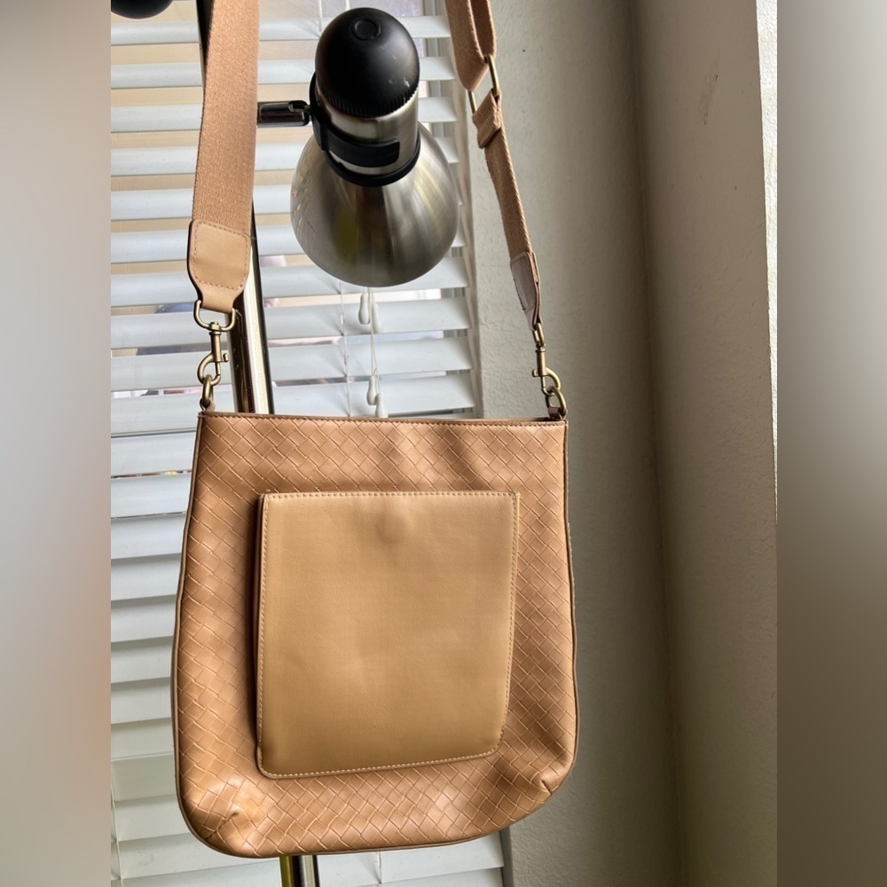 Universal thread crossbody Tan bag - Picture 3 of 9